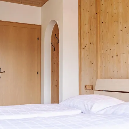 Schlossberg Bed & Breakfast 3*