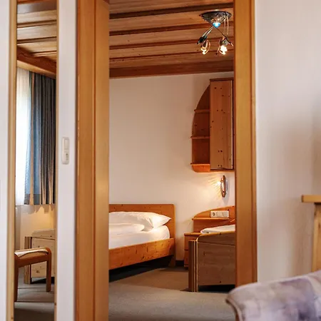 Schlossberg Bed & Breakfast 3*
