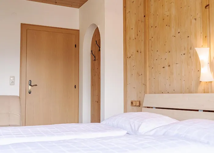 Schlossberg Bed & Breakfast 3*